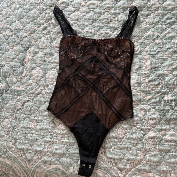 Thistle and Spire Lace Bodysuit Small - Picture 1 of 3